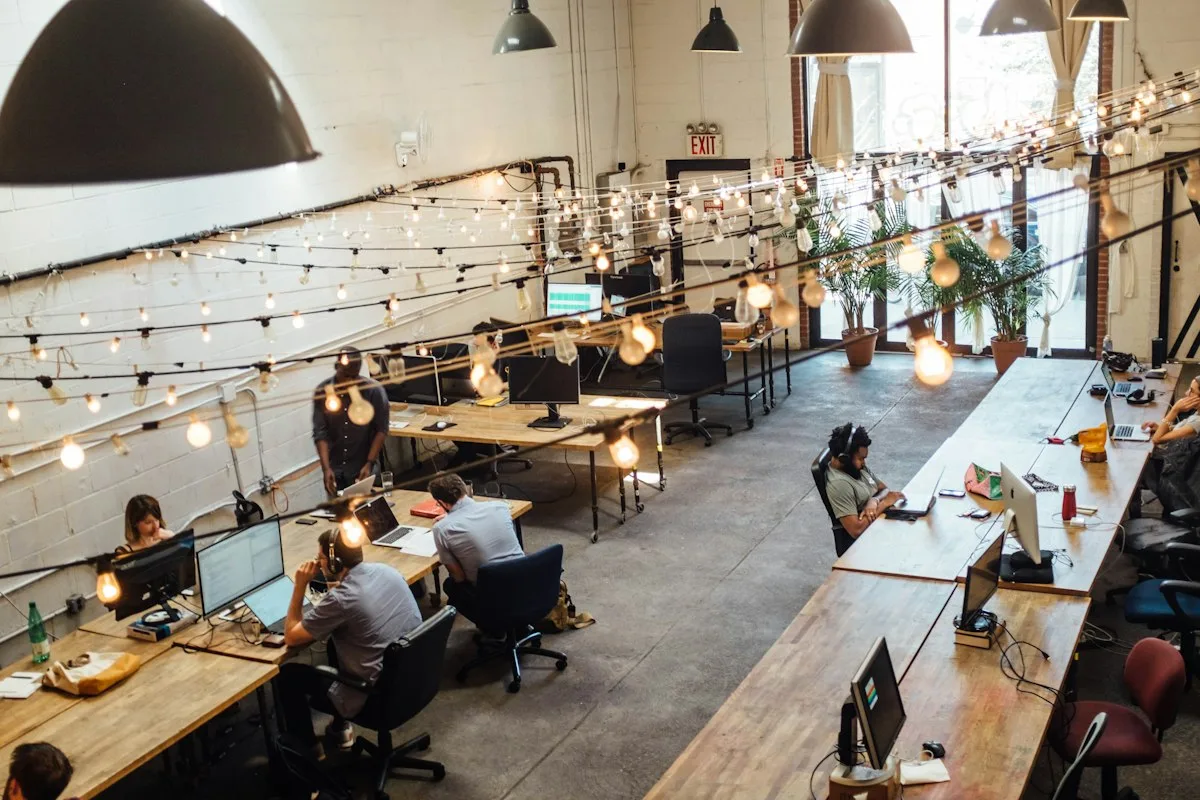 Pemasangan Sandwich Panel Fasilitas Pengolahan Susu & Yogurt